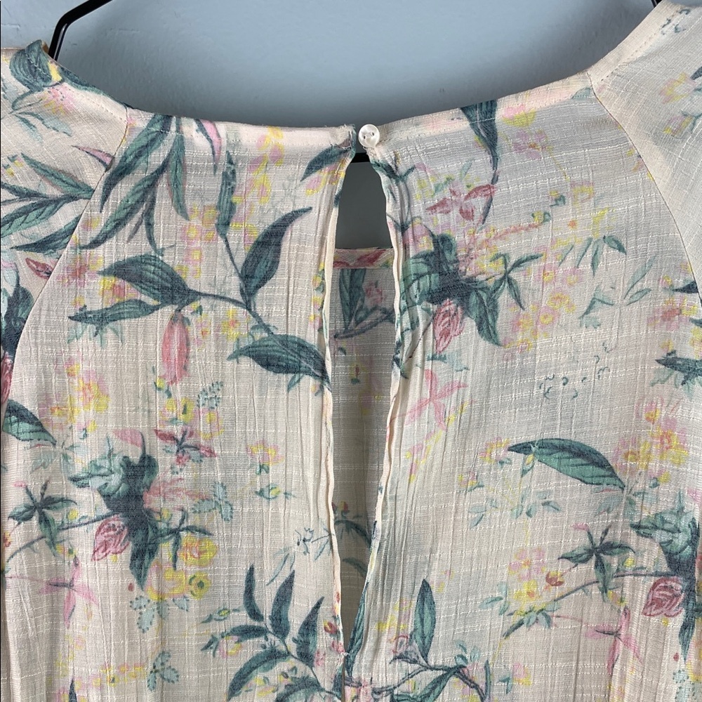 LC Lauren Conrad Floral Cream Blouse Size M - Picture 8 of 10